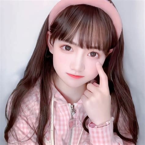 戴发箍甜美女生头像图片