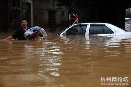 河南洪灾一线救援现场感人瞬间，向抗洪一线的团体及个人致敬！_腾讯视频