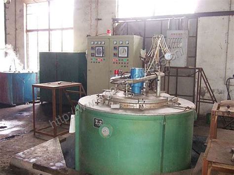 氮化炉内景-南京精迈机械制造有限公司