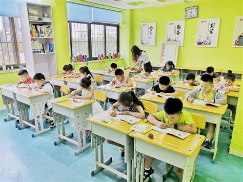 郑州市第六初级中学启动“缤纷暑期”托管服务--郑州教育信息网