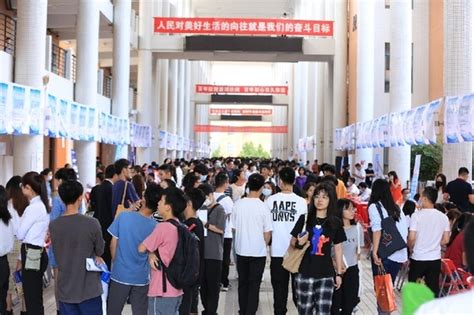 广州城市理工学院专场高校毕业生招聘会举办-新华网