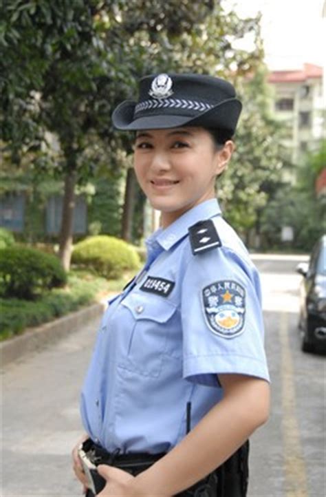 香港女警：希望社会尽快平稳，疫情快点过去