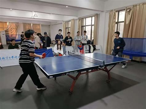 教育科学学院学生参加2019级乒乓球新生赛