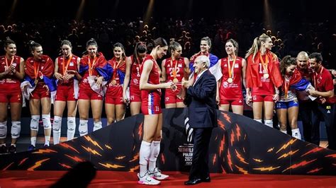 实至名归！博斯科维奇蝉联MVP殊荣 塞尔维亚女排登顶世界第一|博斯科维奇|塞尔维亚|世锦赛_新浪新闻