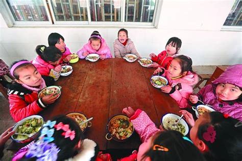 柳州：千所农村中小学午餐免费-中国青年报