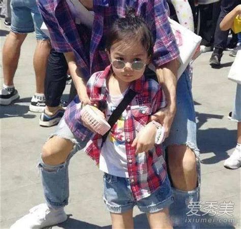 戚薇李承铉为女儿庆生，4周岁的lucky越来越漂亮，越来越像妈妈__凤凰网