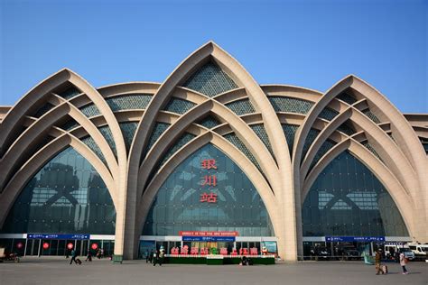 银川综合客运枢纽（扩建工程）火车站通道工程建设正酣-宁夏新闻网