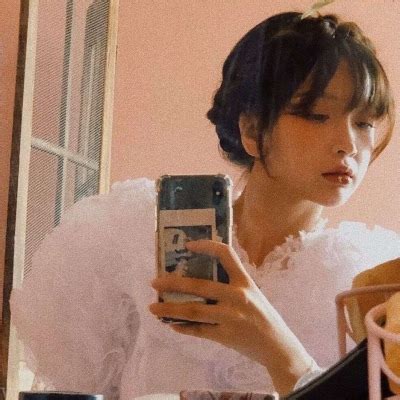 头像白月光温柔女生