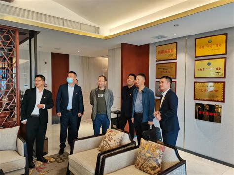 邵阳县湘商回归和返乡创业示范街揭牌 首批18家企业签约入驻 - 县域要闻 - 新湖南