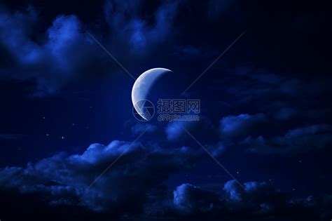 夜蓝色多云的天空星星月牙形高清图片下载-正版图片300682953-摄图网