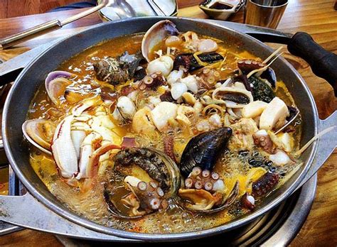 「辽宁地标美食」锦州特色美食“沟帮子水馅包子”你吃过吗？