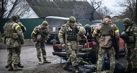 俄罗斯在边境陈兵10万：俄军进攻乌克兰首都的3条路线都有哪些？|俄罗斯|乌克兰|俄军_新浪新闻