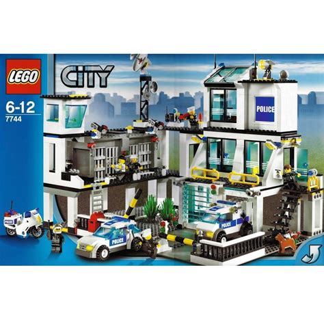 LEGO City 7744 - Polizeistation - DECOTOYS