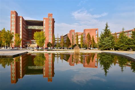 航拍郑州大学主校区钟楼教学区,都市风光,建筑摄影,摄影素材,汇图网www.huitu.com