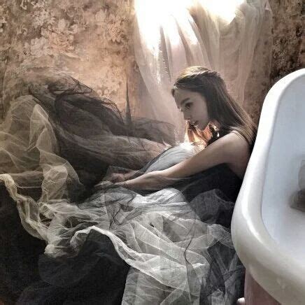 伤痕累累女头图片