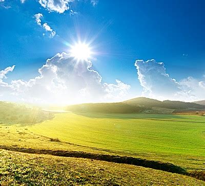 阳光蓝天下无限的草原高清图片下载 高清图片下载-找素材网