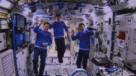 香港学生与神舟十二号航天员“天地对话”_凤凰网视频_凤凰网