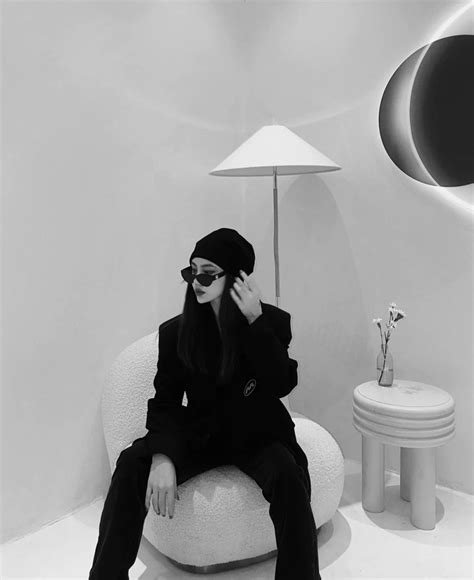 黑色系女生头像温柔