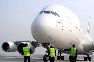 全球第一架客运飞机：造价110亿欧元可坐555人，被称“空中巨无霸”-搜狐大视野-搜狐新闻