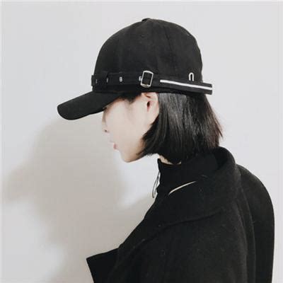 戴帽子变装非主流头像
