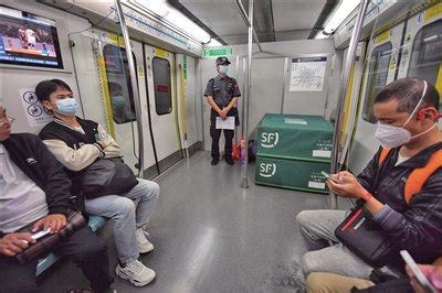 全国首例！北京地铁试点非高峰时段“运快递” ，乘客出行不受影响→_北京时间新闻