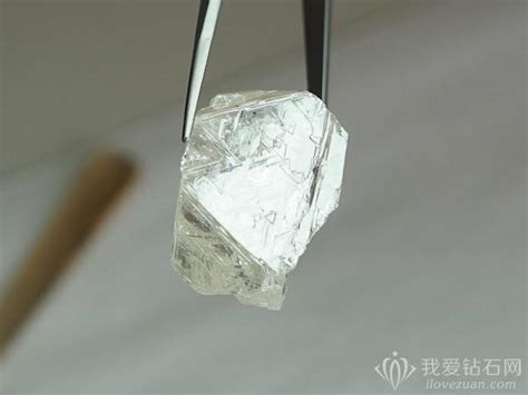 俄罗斯钻石矿International发现一颗118.91ct钻石原石 – 我爱钻石网官网