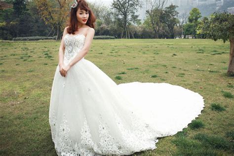 结婚礼服租一天多少钱 选择注意事项有哪些 - 中国婚博会官网