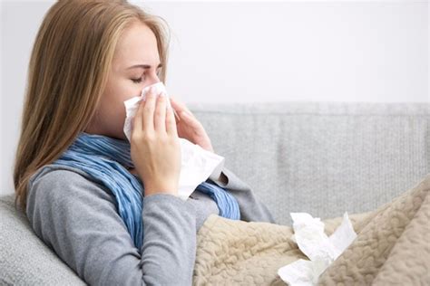 感冒为什么会发烧，而且关节会疼？ 发烧是人体在排毒吗？