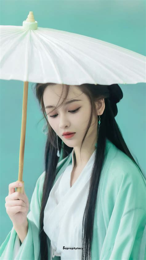 王一菲全身照图片