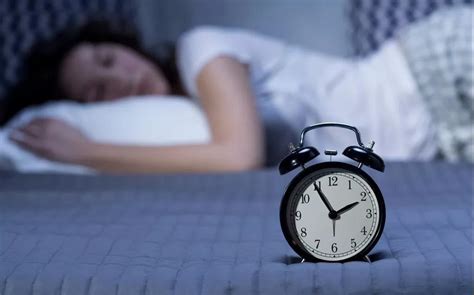 没个整觉、总是睡一半醒来是什么原因？可能和这4类疾病有关_睡眠