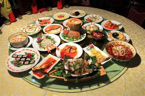 重庆最有名的10家火锅，你都吃过哪几家？_巴拉排行榜