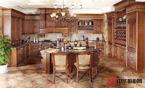 皇家经典整体厨柜效果图 古典橡木色整体橱柜图片-中华橱柜网