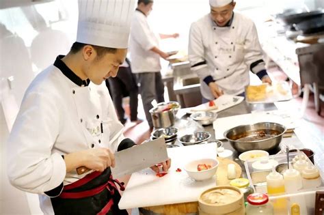 厨师专业哪个好-成都川菜厨师培训专业_成都新东方烹饪学校