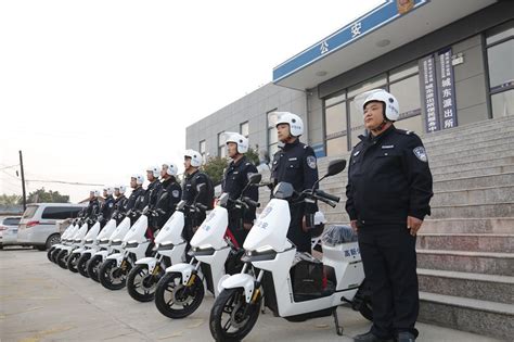 警用电动车“进村执勤”-亳州市公安局