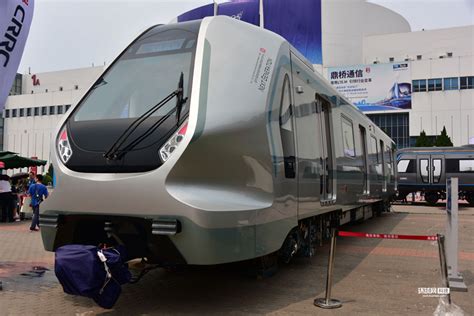 中国下一代碳纤维地铁在广州试跑：车窗变触摸屏，时速更快_中国战略新兴产业网