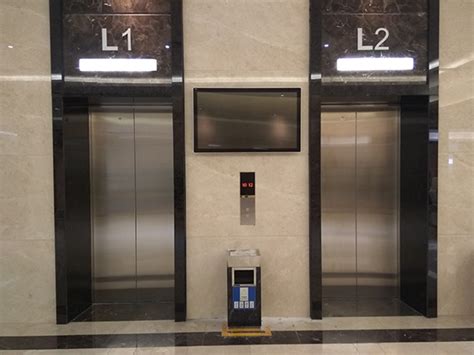 电梯间部署信息发布系统有哪些优势_电梯显示屏应用方案