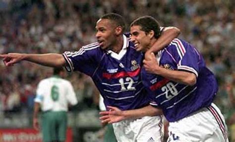 1998年世界杯法国4-0沙特，亨利+特雷泽盖进球，齐达内染红离场