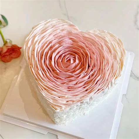 心形玫瑰蛋糕_女神蛋糕_产品介绍_启东麦克趣儿蛋糕房