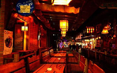 重庆观音桥酒吧装修|酒吧改造设计规划|酒吧装饰效果图_重庆爱港装饰-站酷ZCOOL