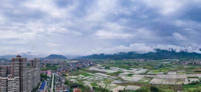 湖南蓝山：雨后山城景色美-人民图片网
