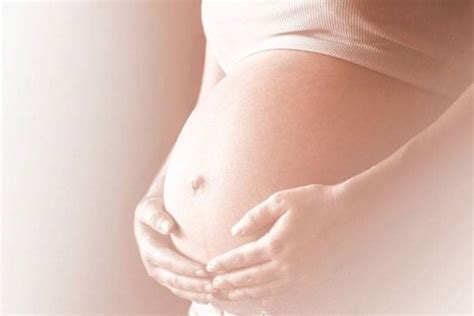 怀孕七个月怎么会出奶 怀孕七个月流奶的原因 - 妈妈育儿网
