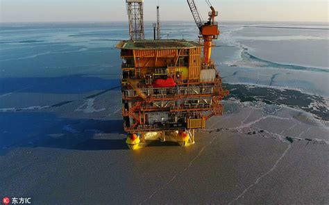 渤海辽东湾海上石油工人抗击海冰【2】--图片频道--人民网
