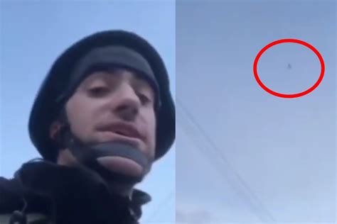 实拍：乌克兰一男子当街开直播 突然飞来一枚导弹 连续多次惊呼！_凤凰网视频_凤凰网