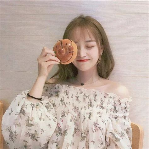 头像温柔女生微笑图片