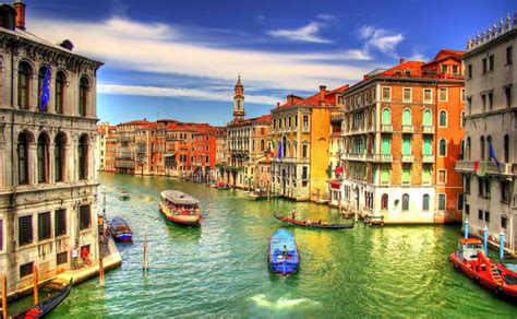 意大利城市威尼斯简介：它为何被称作“亚得里亚海明珠”？_知秀网