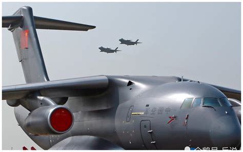 空军千余名新飞行学员搭乘运-20运输机入校报到_手机新浪网