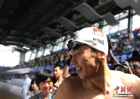 安徽黄山：第一届全国青少年游泳俱乐部联赛开赛-人民图片网