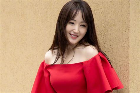 杨钰莹十大经典歌曲排行榜：《深秋》上榜，第二温柔且动听 - 音乐