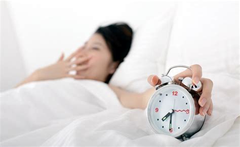 50岁后，最佳的“睡眠时长”还是8小时吗？看看专家的研究结论 - 知乎