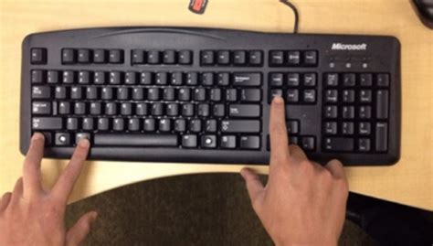 键盘常用15个功能键（电脑键盘上各个按键的作用及一些常用的快捷键 ）_斜杠青年工作室